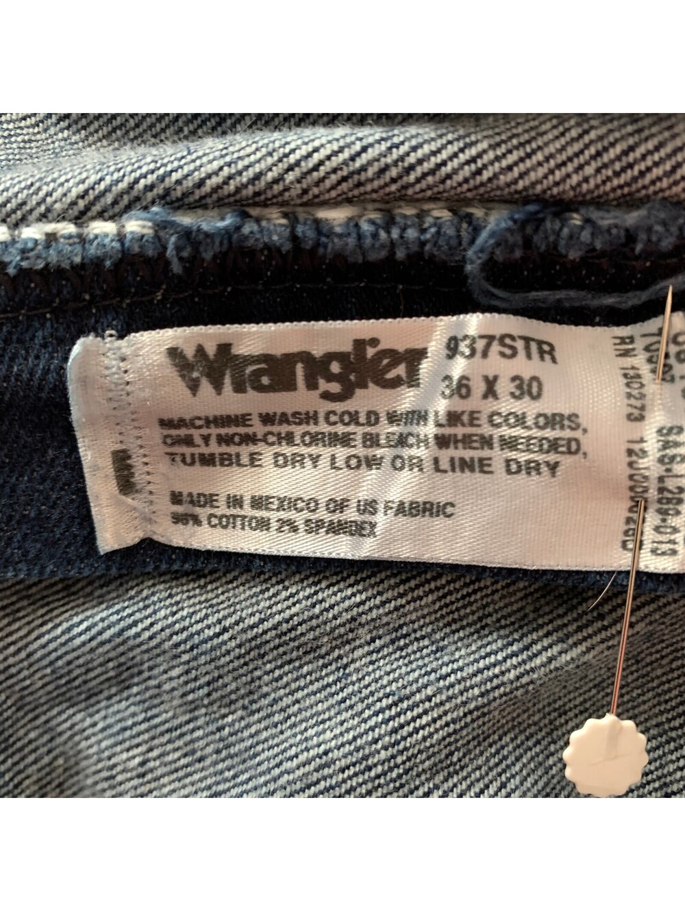 Wrangler dark wash jeans 36x30 - Picture 5 of 5
